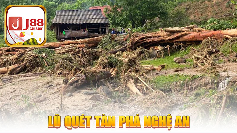 Lũ quét trong đêm tàn phá xã biên giới Nghệ An, nhiều nhà dân bị cuốn trôi trong chớp mắt